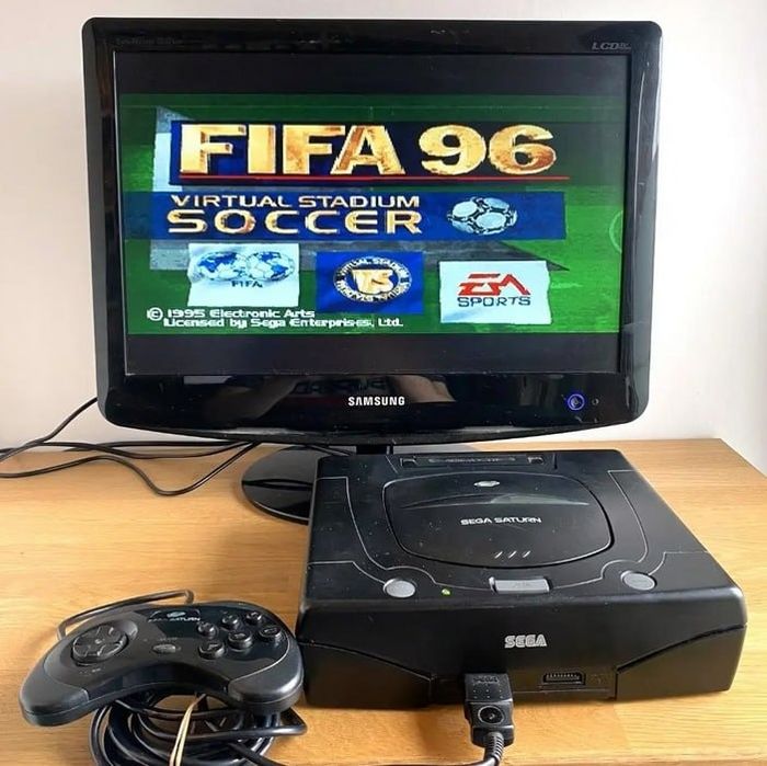 Consola Sega Saturn + Controlador + FIFA Soccer 96