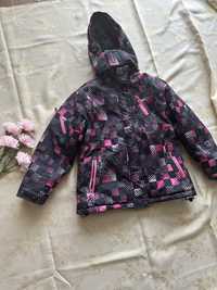 Czarna różowa kurtka na zimę dla dziewczynki rozmiar 134