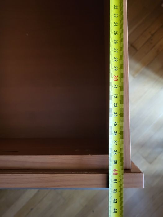 Дерев'яний письмовий стіл