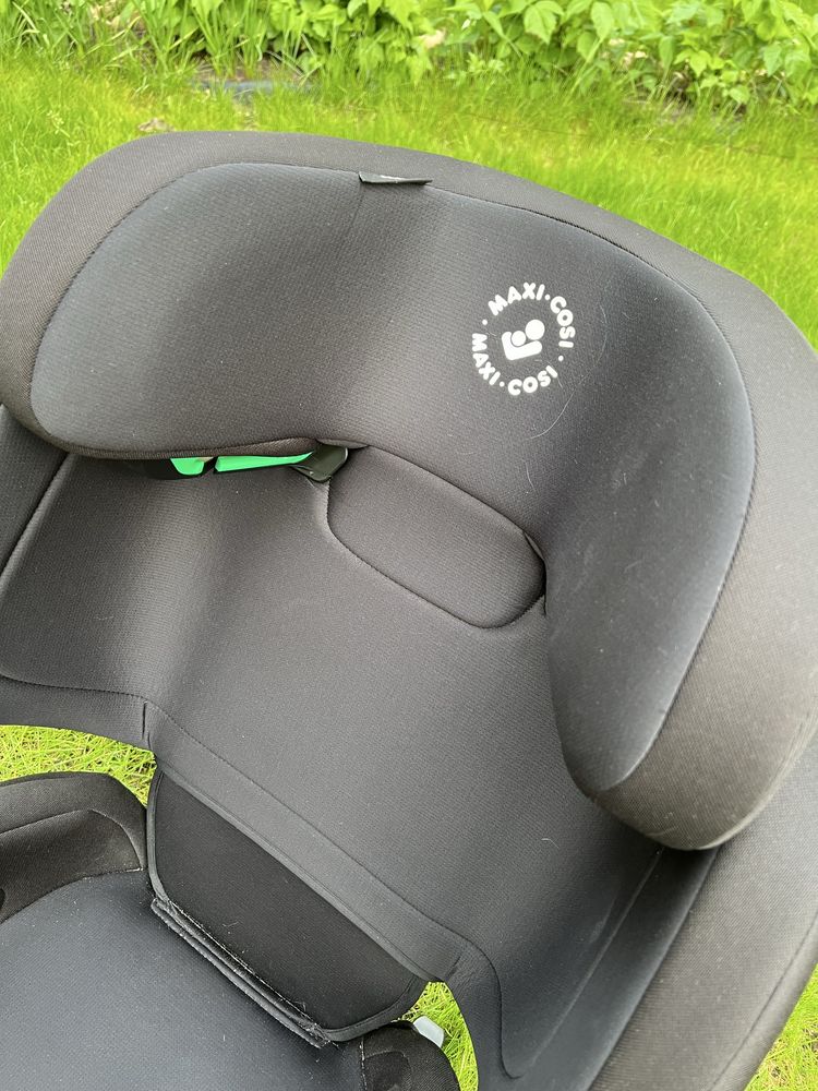 Fotelik MAXI COSI rodi fix isize (100-150)