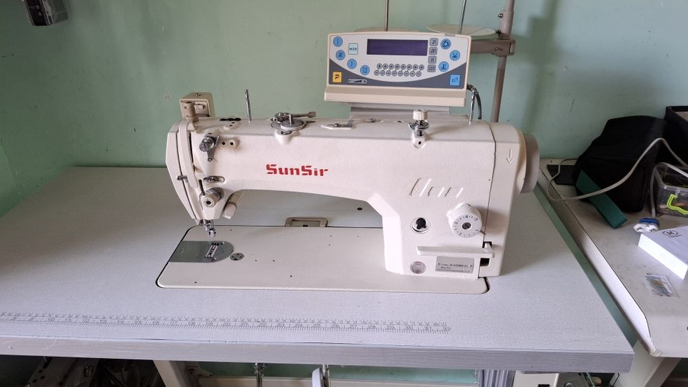 Швейна машина, розпошивальна Jack з серводвигуном. Оверлок Juki Siruba