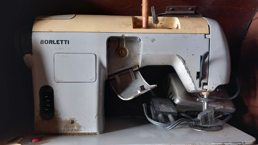 Maquina de costura Borletti B1101 de 1965 - Melhor oferta
