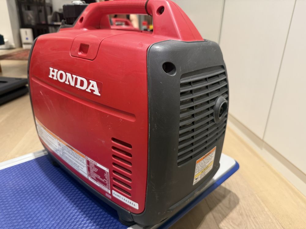 Agregat prądotwórczy Honda EU2200i - 120V - wtyczka amerykańska!