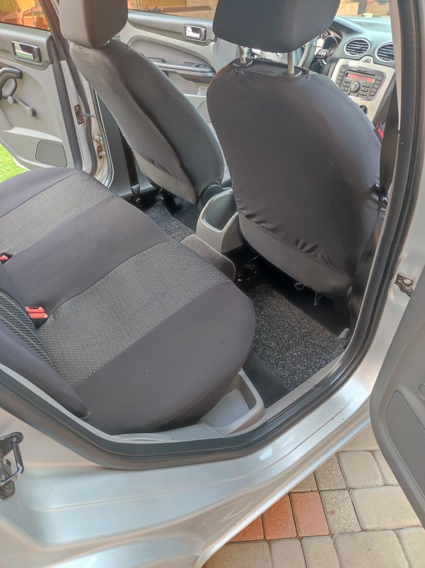 FORD FOCUS 1.6 2010