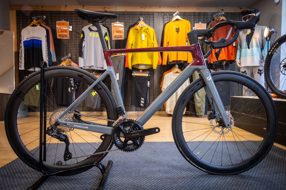 Bicicleta de Estrada Focus Izalco Max 8.9