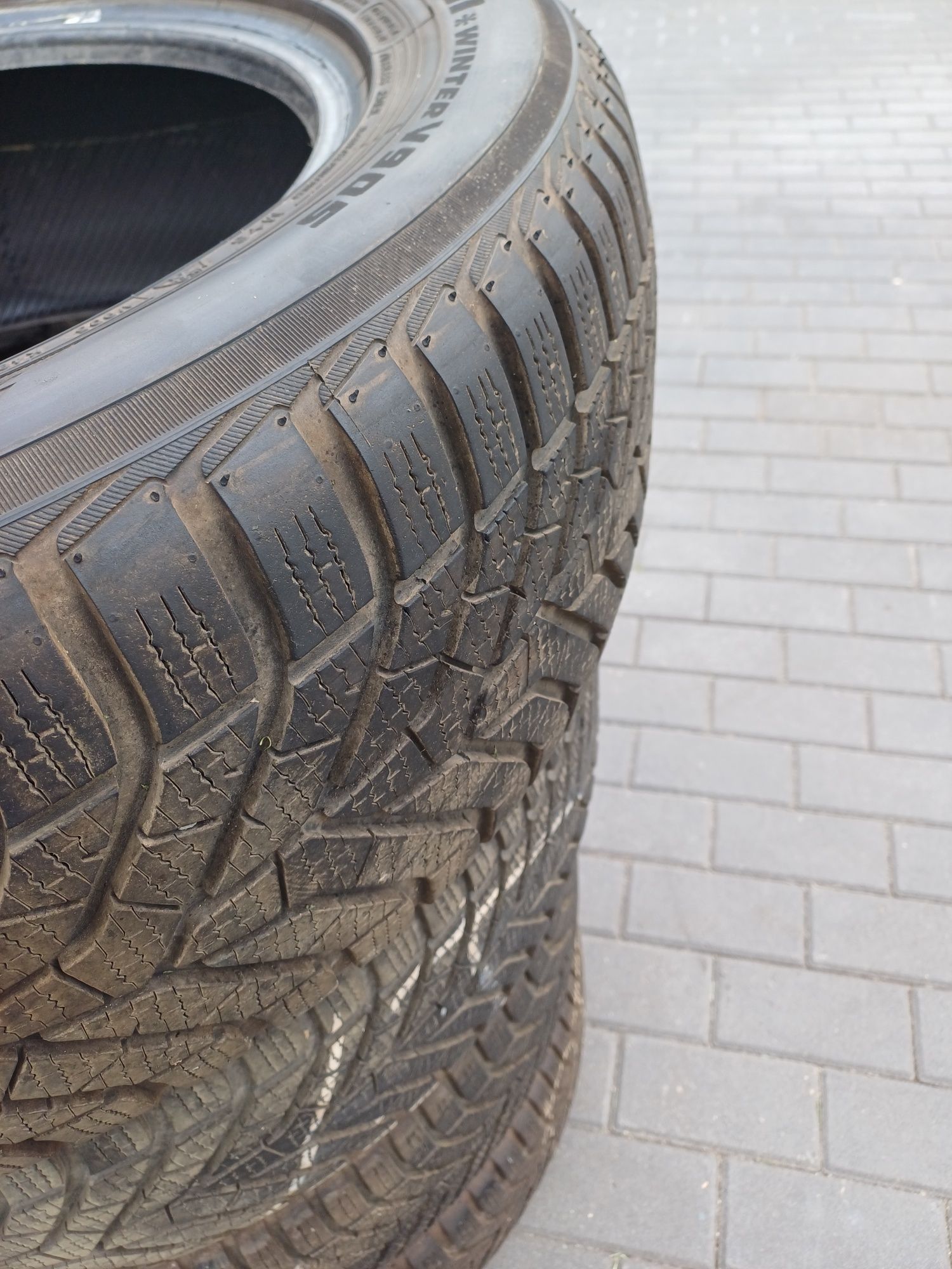 7.5mm jak nowe opony Zima 225/55/16 Yokohama 2022r świeże R16