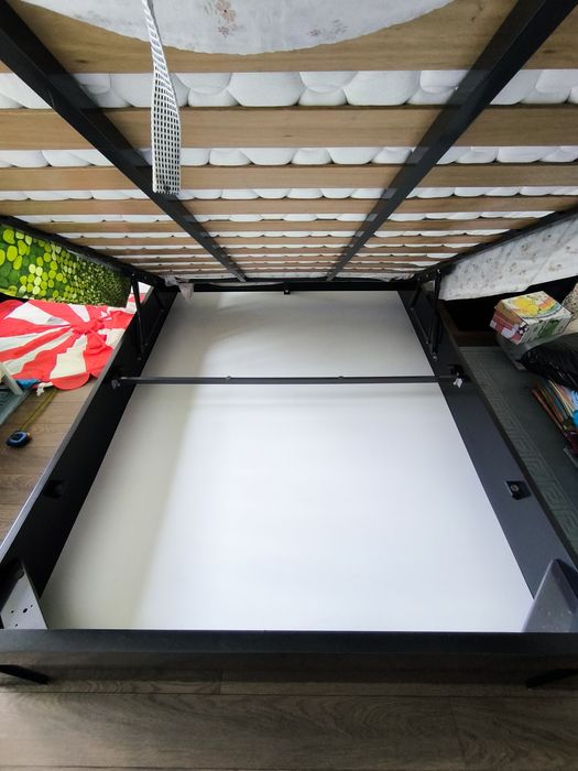 OPORTUNIDADE - Cama de casal em bom estado!