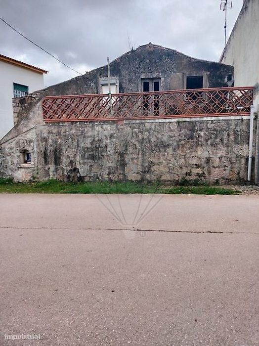 Moradia T4 para venda