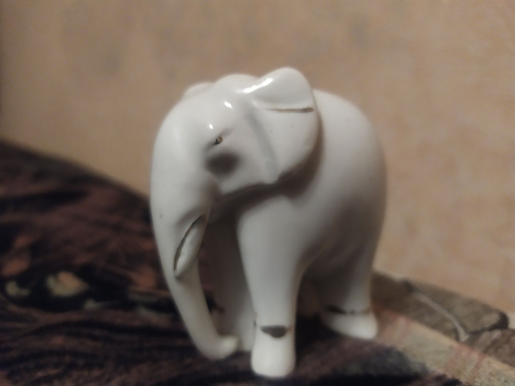 Колекційна статуетка слона