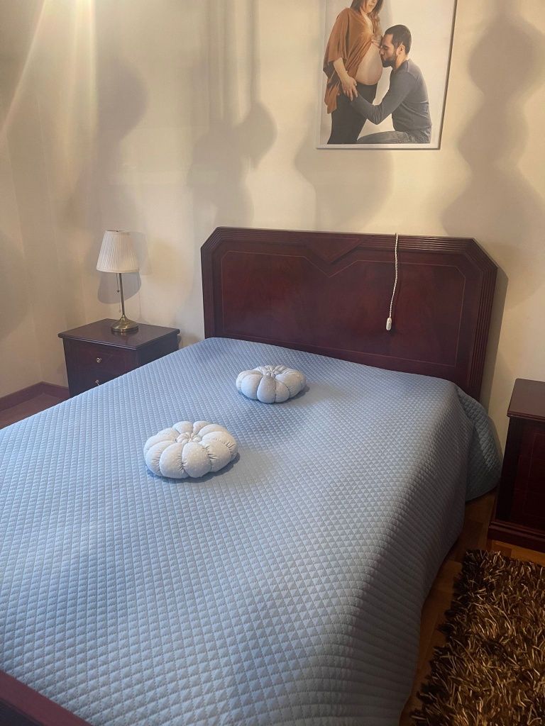 Vendo quarto casal oferta de colchão e 2 candeeiros