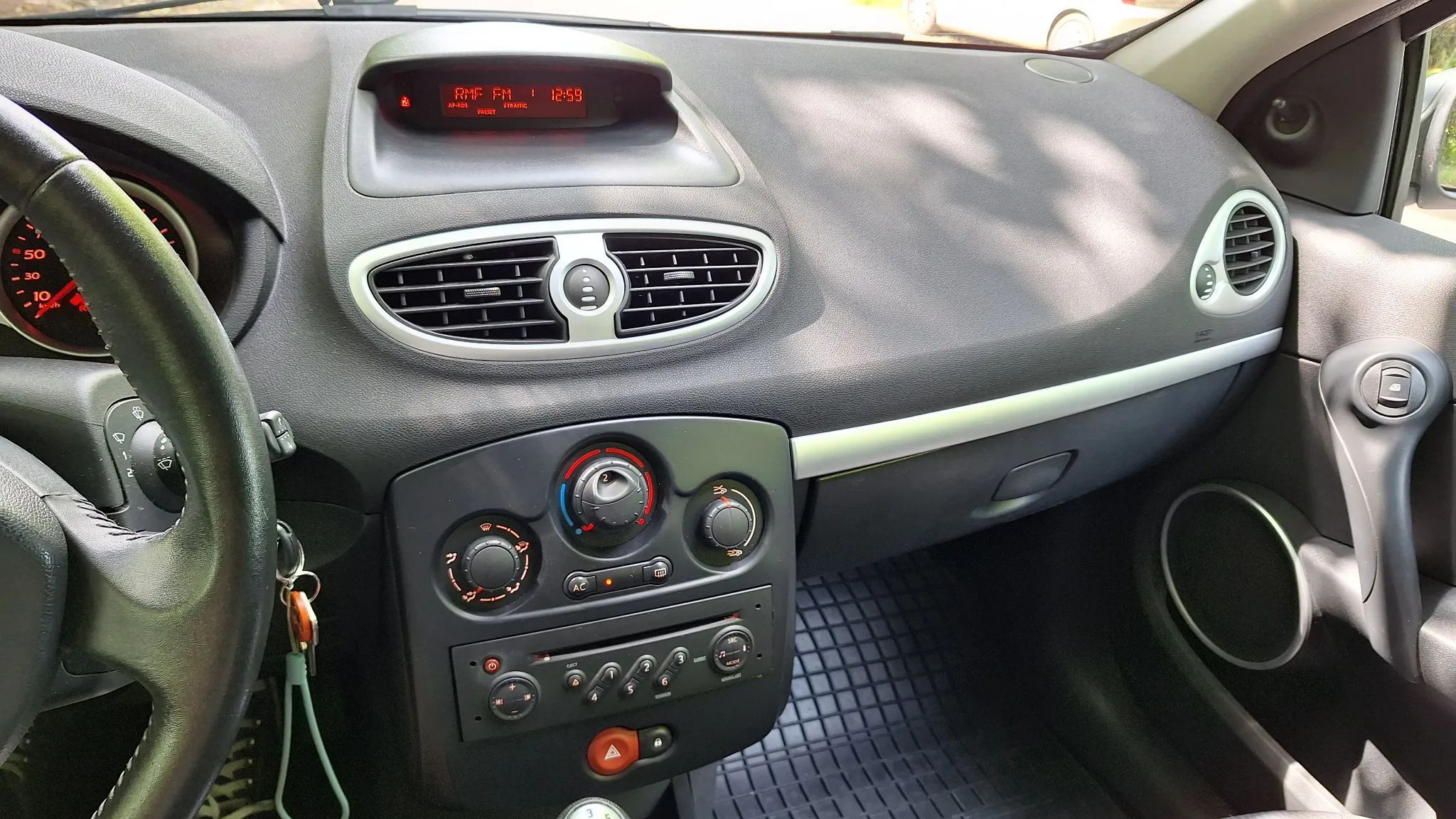 Renault Clio Renault Clio 1.2 16V Dynamique idealny stan
