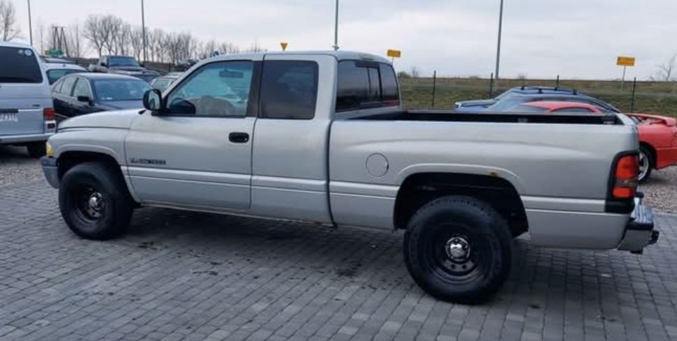 Dodge ram V8 magnum 5,2 tyl naped fajny kozak/zamiana