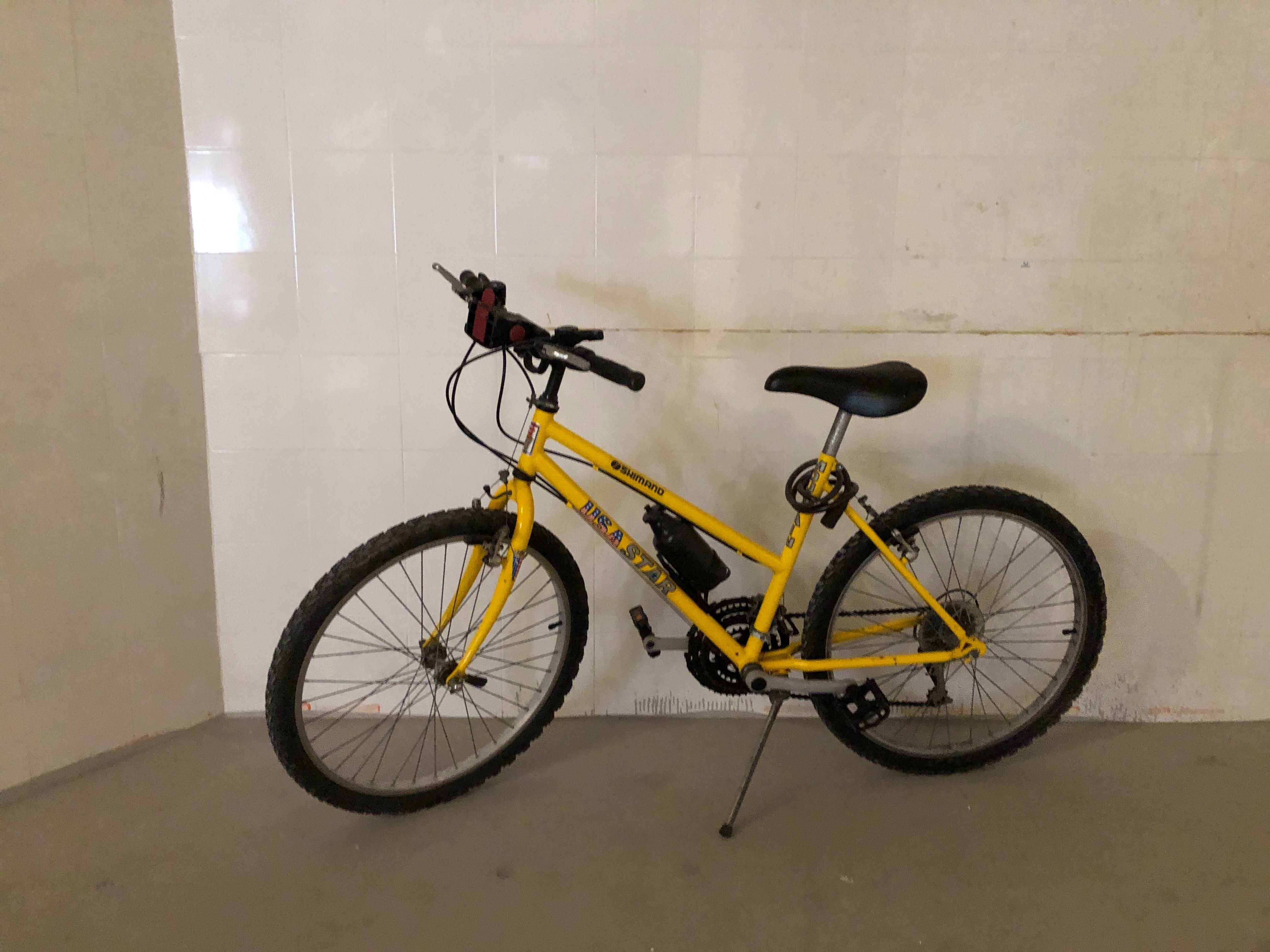 Bicicleta Usada Amarela