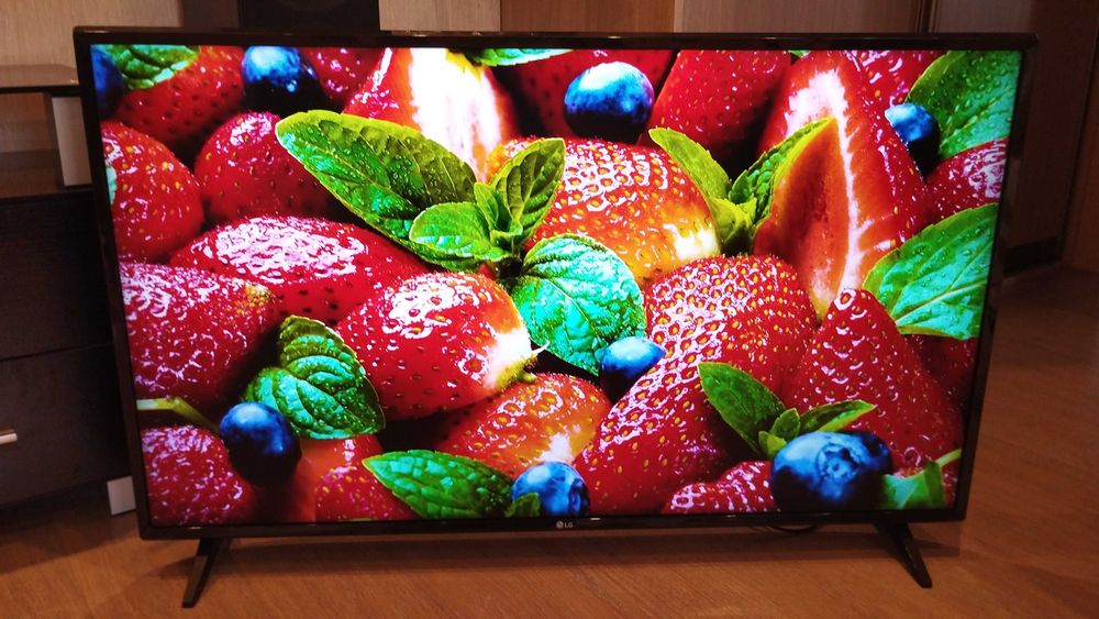 Смарт телевизор LG 43"