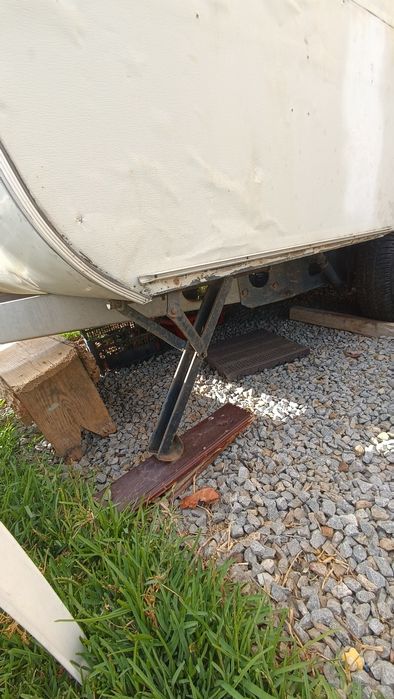PREÇO ATÉ DIA 17/10 Vendo caravana  tabbert 3.5 MT para restauro.