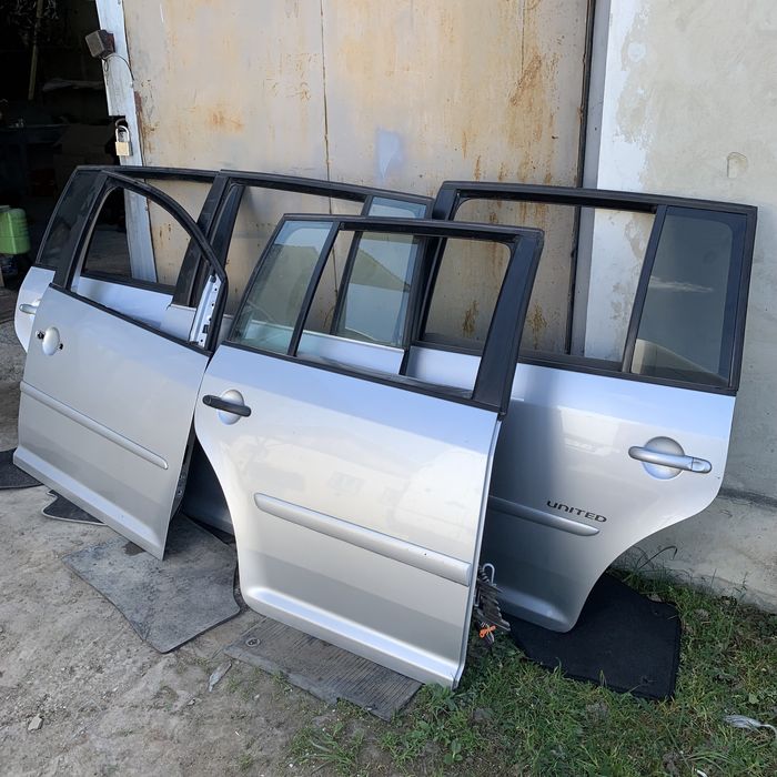 Двері Touran дверка тауран LA7W передня, задня дверь