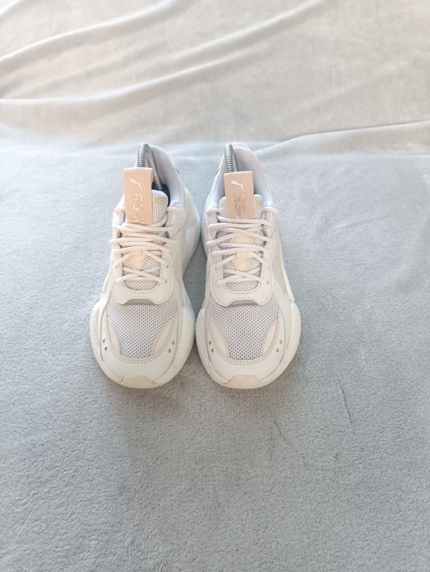 Женские кроссовки Puma р36