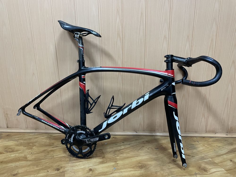 Vários quadros bicicletas