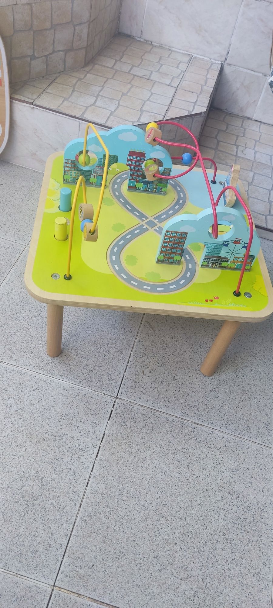 Mesa de brincar de criança