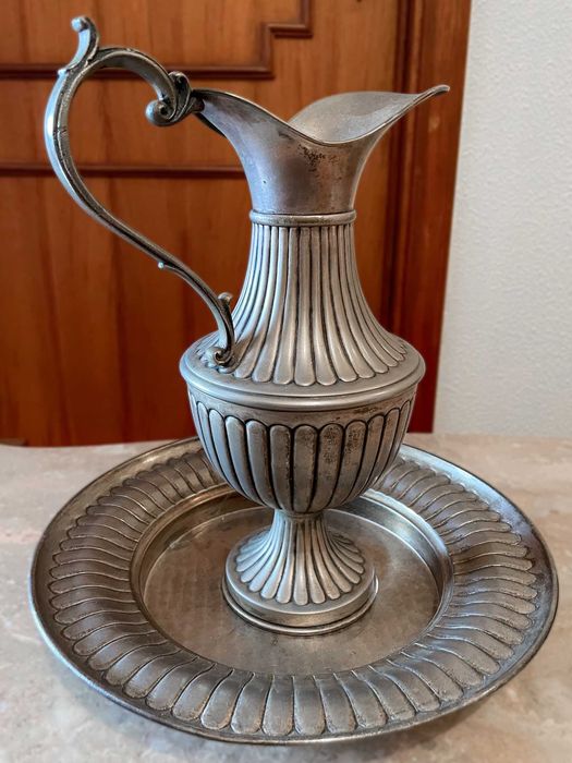 Jarro e Prato em Estanho