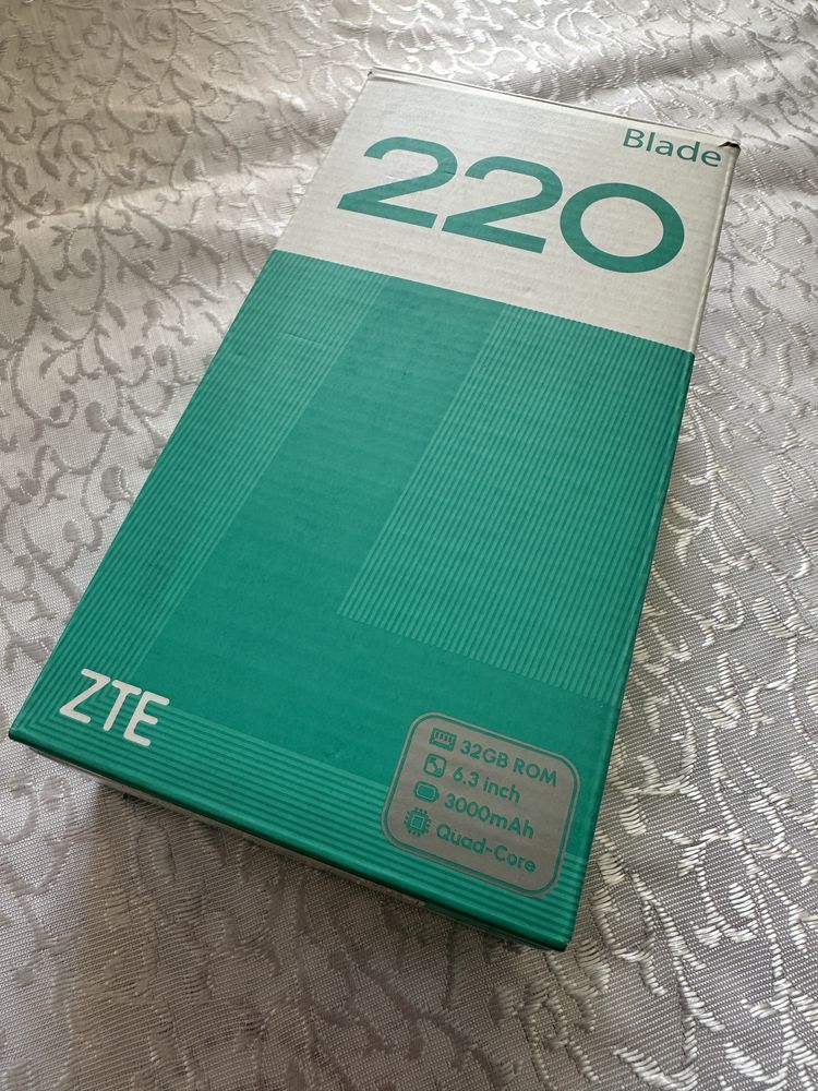 ТОРГ! Продам телефон ZTE blade L220 синього кольору