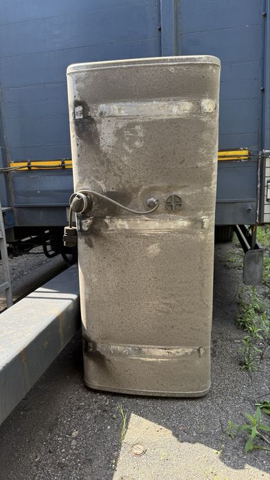 Zbiornik paliwa SCANIA 700l komplet z łapami