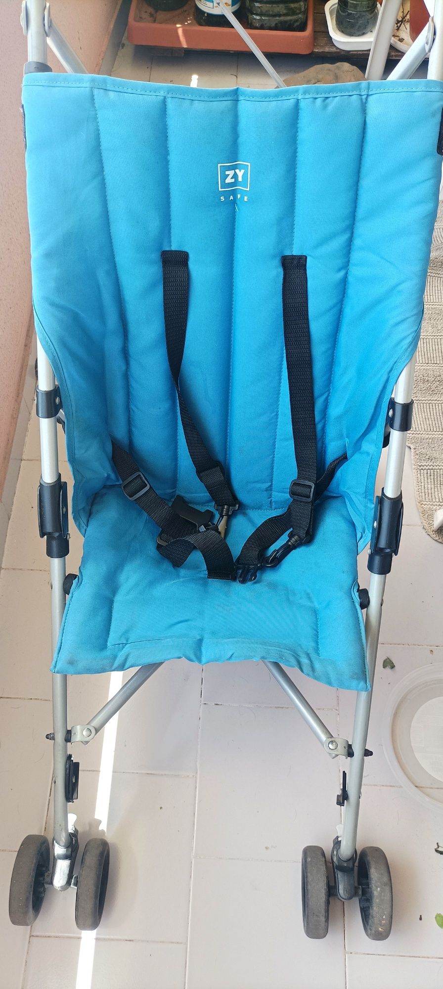 Carrinho de bebé de passeio