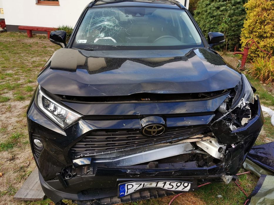 TOYOTA RAV4 /2021/ 2.0 Benzyna/ automat/USZKODZONA/ niski przebieg.