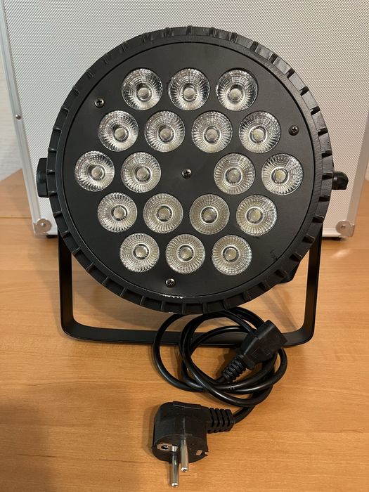 Світлодіодний LED прожектор FREE COLOR P1818 (4 штуки)