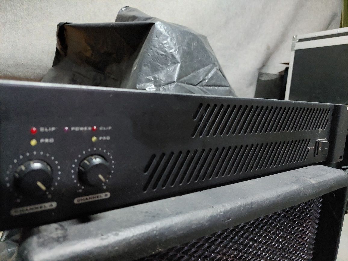 Colunas 2 topos  FBT Max x 2. + mesa mistura  + amplificador