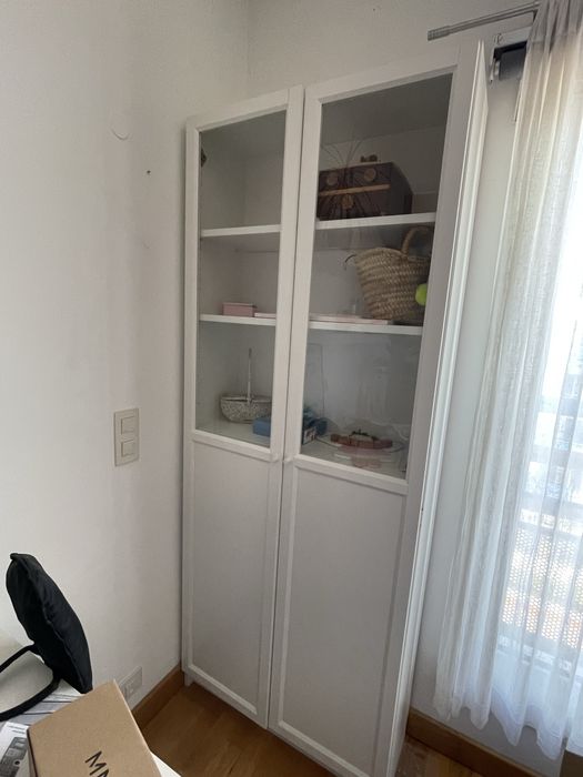 Estante c/ portas de vidro ikea - Billy/Oxberg