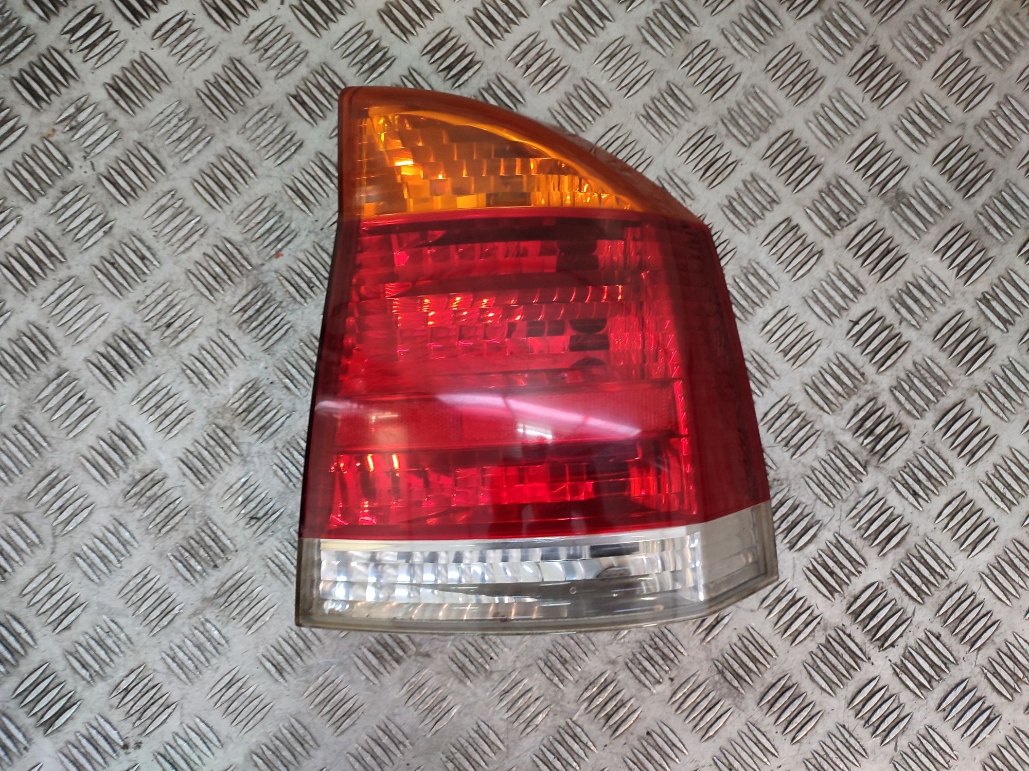 Opel Vectra C lampa tył tylna prawa