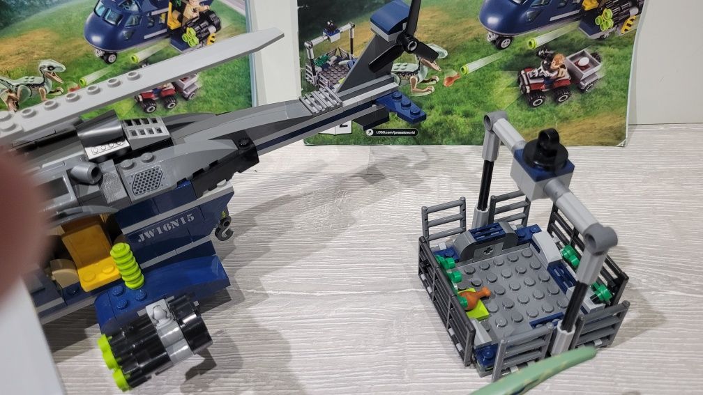 Klocki lego Jurassic World 75928 Pościg  za śmigłowcem.