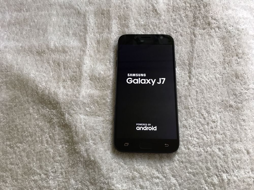 Samsung J7, 3/16GB. 5.5 дюйма. В отличом состоянии
