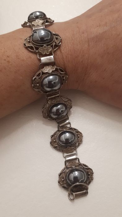 Bransoleta srebrna z hematytem