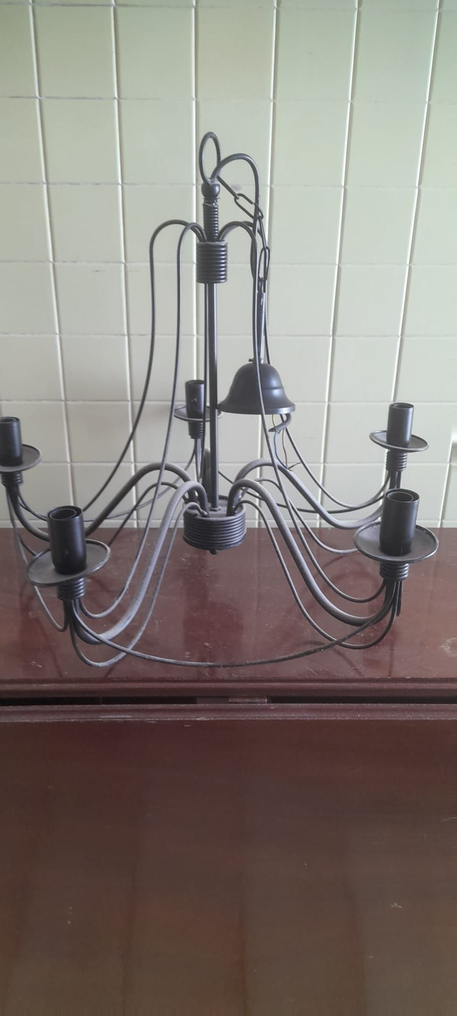 Candelabro de tecto em ferro, com 5 braços