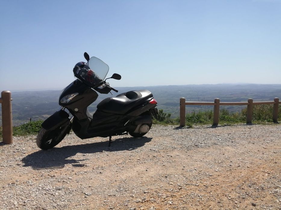 Yamaha Xmax 250 com avaria motor