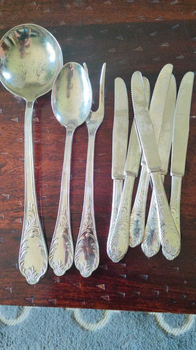 Noże i łyżki  posrebrzane ,stare
