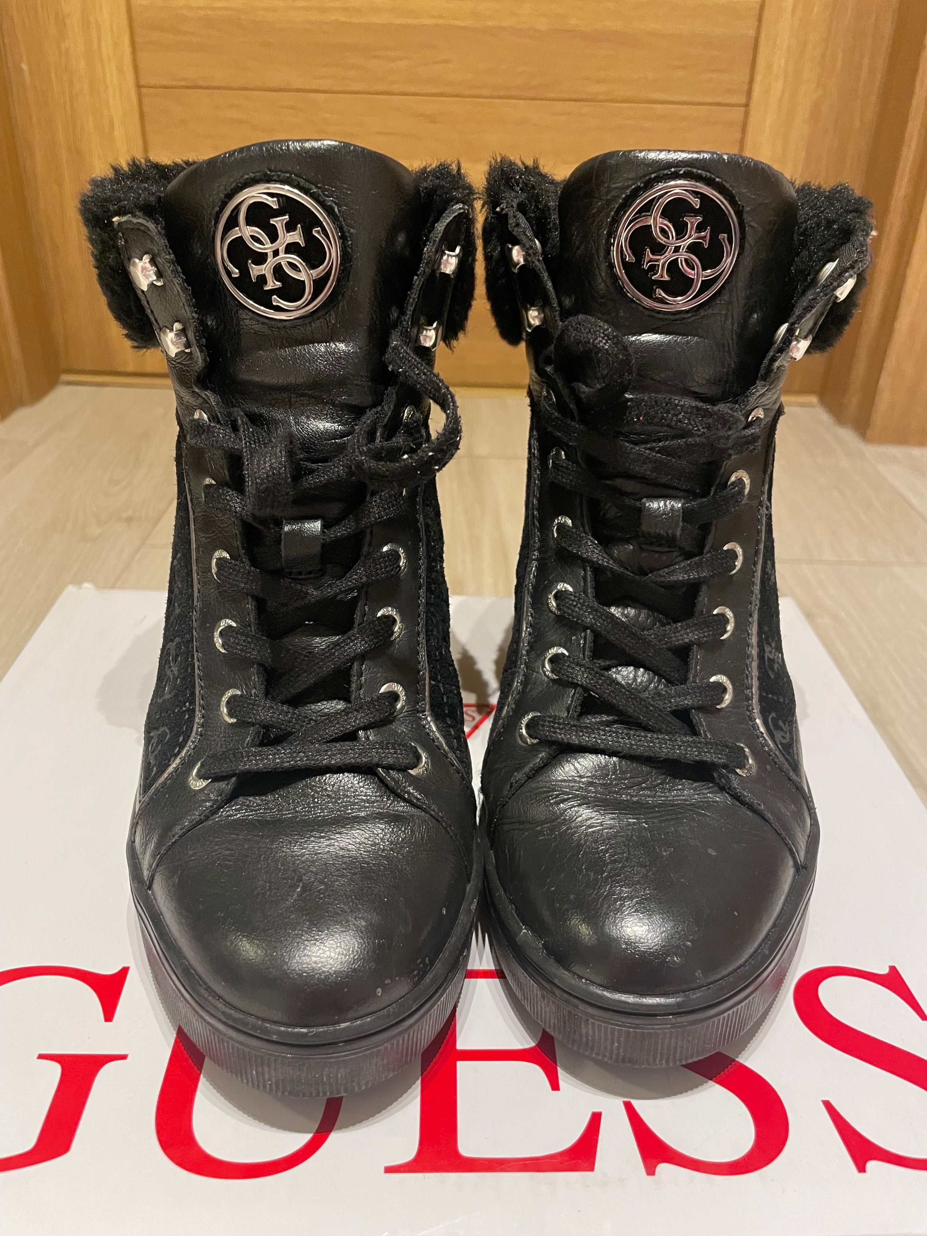 Guess Sneakersy na koturnie ocieplane