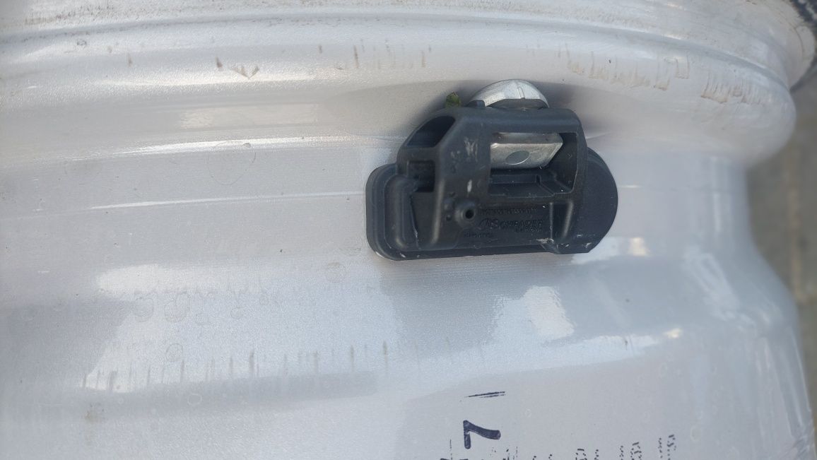 Felgi aluminiowe 17 cali 5x112 et48,5 Mercedes C klasa czujniki tpms