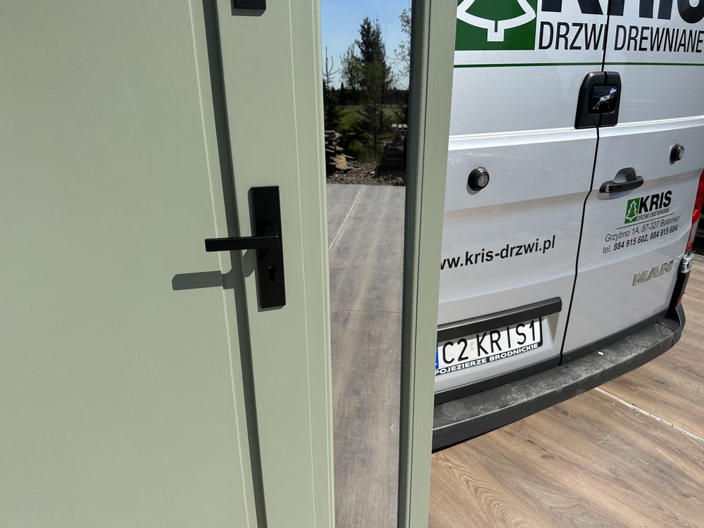 Drzwi zewnętrzne drewniane ZIELONE z doświetlem Czyste powietrze