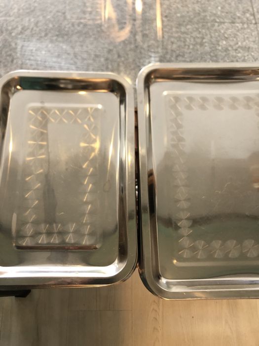 Bandejas inox em excelente estado.