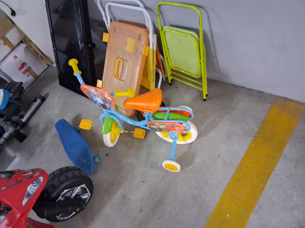 2 triciculos infantil com pouco uso