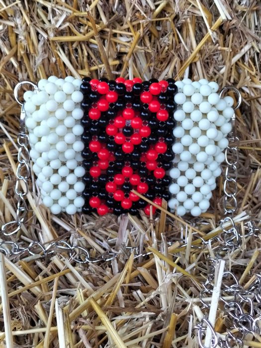 Сумочка з акрилових намистин