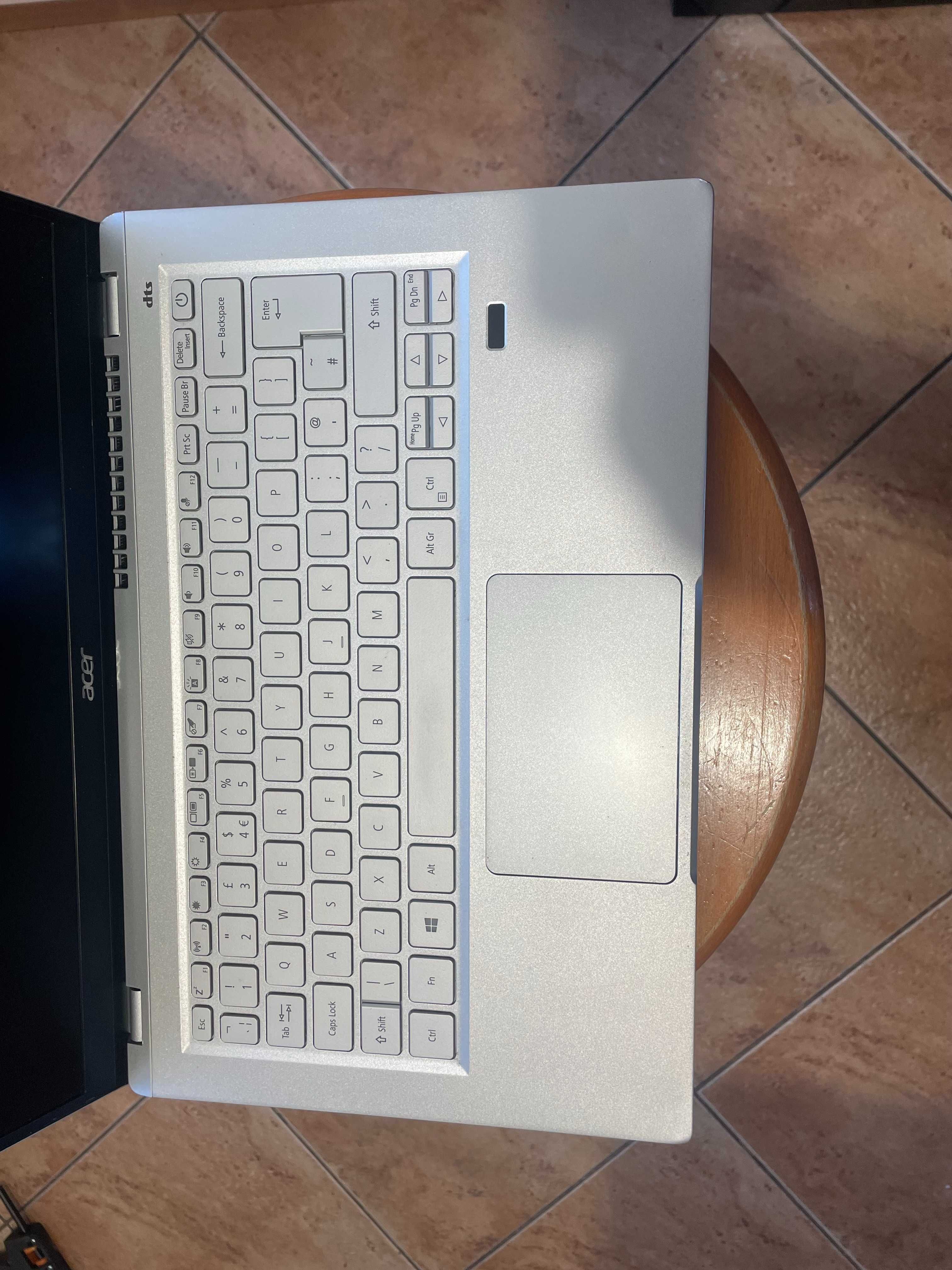 Acer Swift 3 SF314-511, i5-1135G7, 8gb, 256ssd