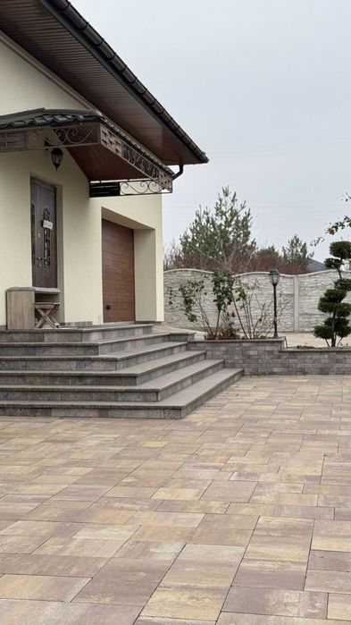 Продам будинок з гаражем та ділянкою! Район Щасливого!!!