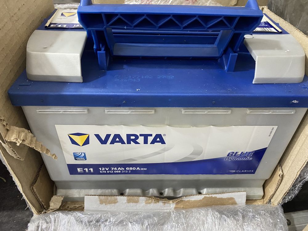 Продам акамулятор Varta на 74 Аh