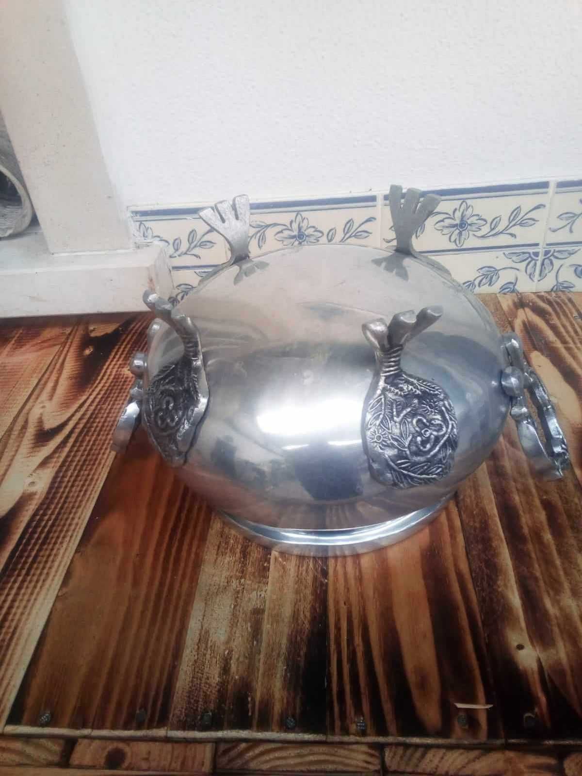 Terrina em estanho