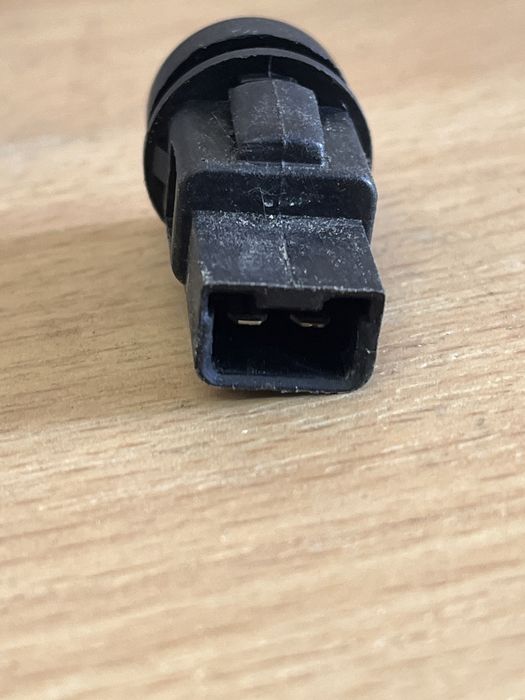 Przycisk, włącznik otwierania schowka pod kanapą do Vespa gts, gtv,