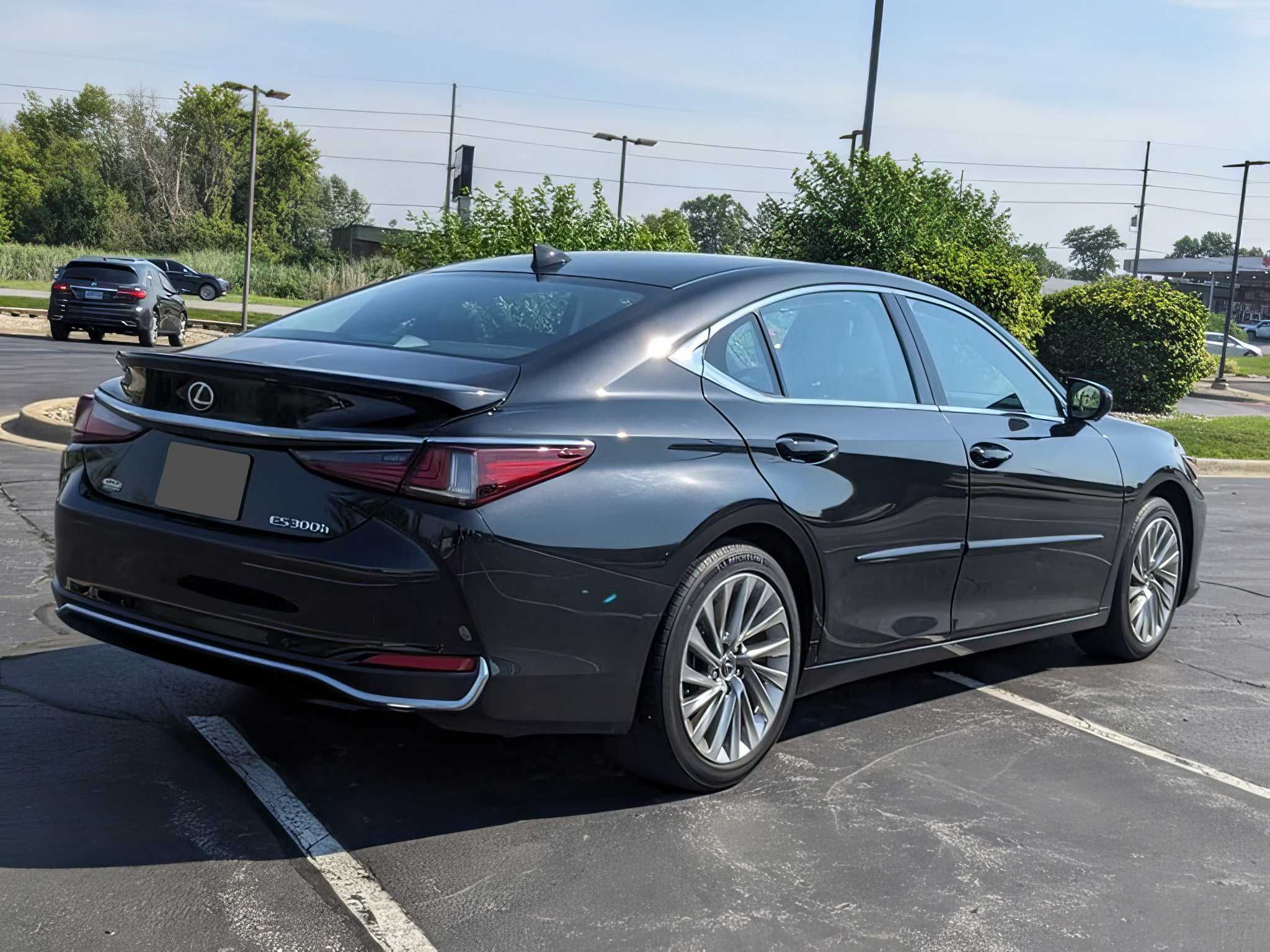 2023 Lexus ES Hybrid 300h